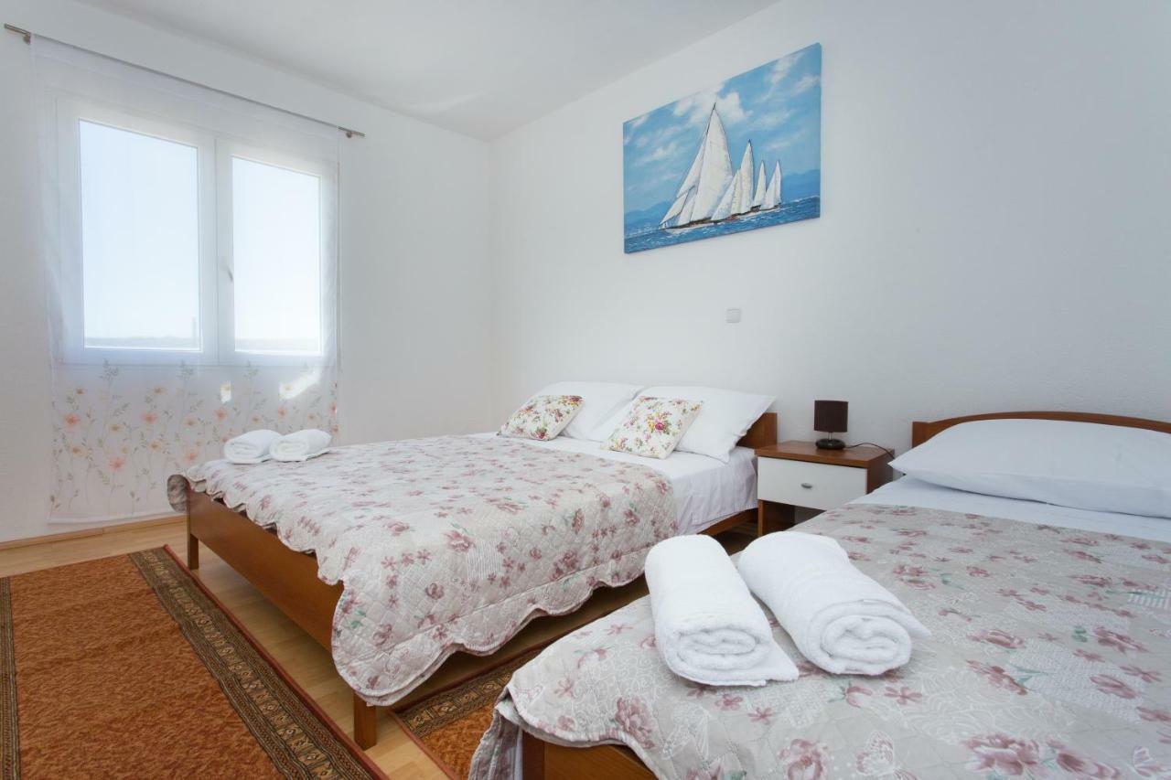 Apartman Paula 1 Apartment Vinisce Exterior photo